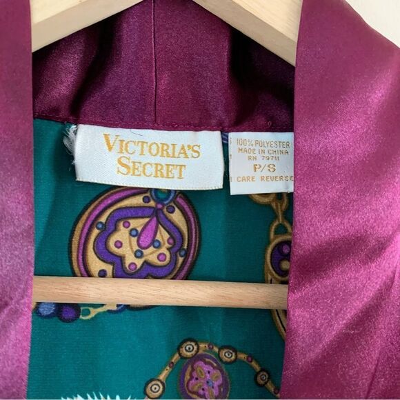 Vintage Victoria’s Secret Robe - Picture 6 of 6